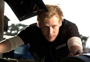 Vale: Johnny Lewis