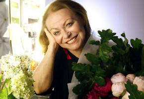 Jacki Weaver in CBS comedy pilot