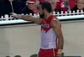 AFL boss: media organisations “disgraceful” in exploiting 13 year old girl