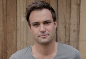 Offspring star with one eye on the US