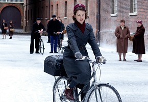 Returning: Call the Midwife