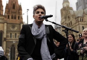 [V] Guerilla Gig: Adam Lambert
