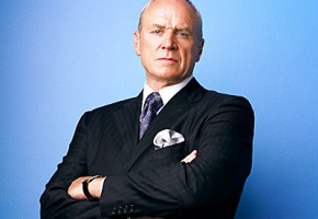Alan Dale gets Hot in Cleveland